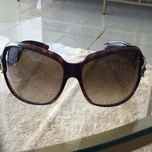 GUCCI SUNGLASSES